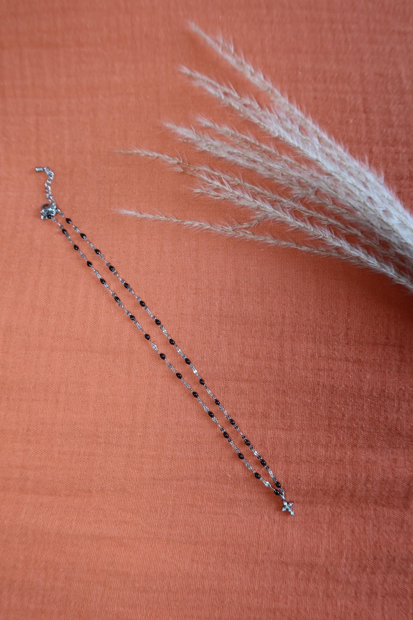 Collier Ora